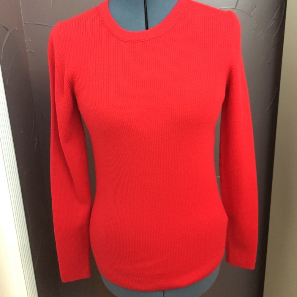 Red ribbed sweater